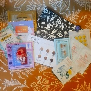 NEW Skincare Gift Bag Sample Set